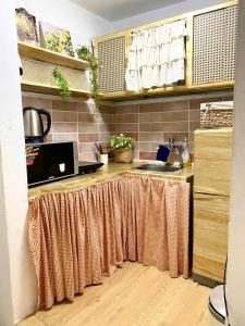 Cozy1 HoanKiem Lake Old Quarter Big Balcony Cheap