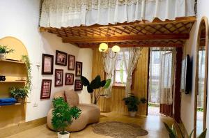 Cozy1 HoanKiem Lake Old Quarter Big Balcony Cheap