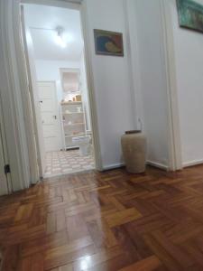 Pitangueiras frente ao mar com 2 quartos e 1 vaga