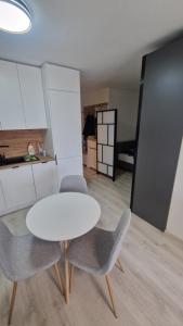 SkyFlat Bratislava-New Apartment near Airport