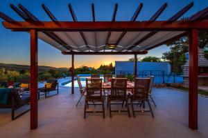 Villa Plenča - heated pool