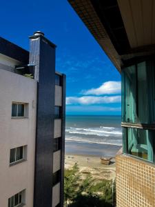 Luxuosa e espaçosa Cobertura Beira-Mar