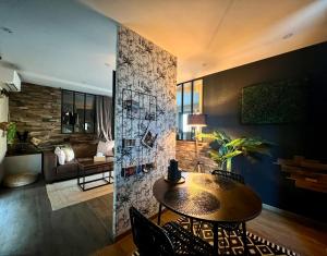 "Studio LM", plein centre ville, parking privé