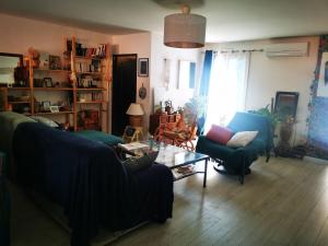 Villa with pool near sea and garrigue