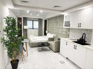 Modern & Stylish Studio Retreat