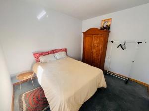 Appartements modern appartement with private garden & shared pool : photos des chambres