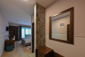 Twin Room with Balcony room in Hotel Lane