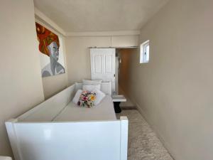 Villa Paradiso, Luxurious 8-Unit Escape in Bakoven, Camps Bay !