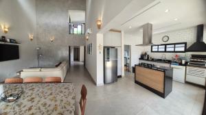 50m praia Cond pé na areia Alto padrao 4 suites Segur 24h Costa do sol Guaratuba Bertioga prox Riviera