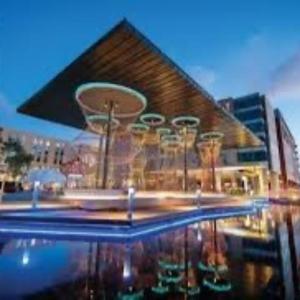 ZALS LUXURY -ON PARK CENTURY CiTY