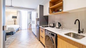 ZALS LUXURY -ON PARK CENTURY CiTY