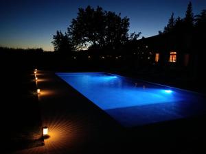 Villas Superbe Mas Provencal renove avec piscine, billard et climatisation a Paradou : photos des chambres