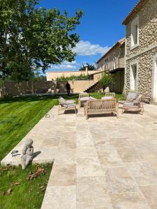 Villas Superbe Mas Provencal renove avec piscine, billard et climatisation a Paradou : photos des chambres