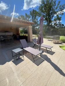 Superbe Mas Provençal rénové avec piscine, billard et climatisation à Paradou