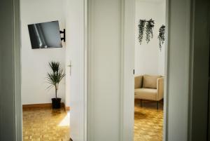 Gotthard Penthouse, Lake view