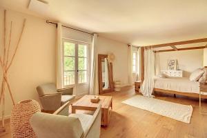 Villas Superbe Mas Provencal renove avec piscine, billard et climatisation a Paradou : photos des chambres