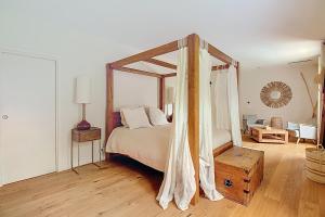 Villas Superbe Mas Provencal renove avec piscine, billard et climatisation a Paradou : photos des chambres