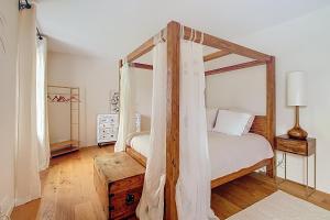 Villas Superbe Mas Provencal renove avec piscine, billard et climatisation a Paradou : photos des chambres