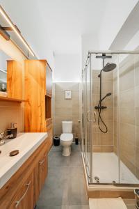 70 m2 Long-Term Central Westbahnhof Apartment