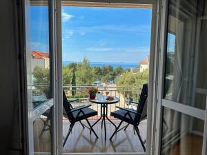 Spacious family apartment near the beach