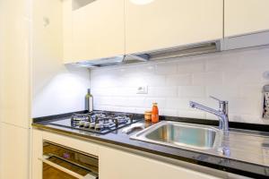 Elegantis Milos Suite Apartment - Your Chic Retreat in Central Rome