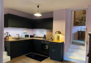 Moulin Grand, entire accommodation, 2br park river