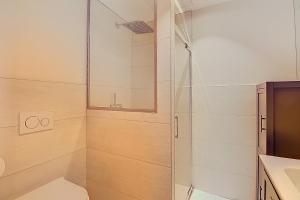 Villas Superbe Mas Provencal renove avec piscine, billard et climatisation a Paradou : photos des chambres