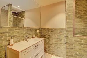 Villas Superbe Mas Provencal renove avec piscine, billard et climatisation a Paradou : photos des chambres