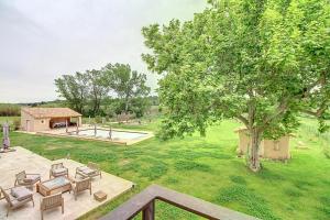 Villas Superbe Mas Provencal renove avec piscine, billard et climatisation a Paradou : photos des chambres