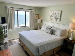 ROYAL GARDEN RESORT 815 condo