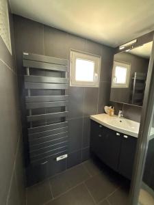 Maisons de vacances TI ST BARTH - Maison ideale TT et mission pro a Niort : photos des chambres