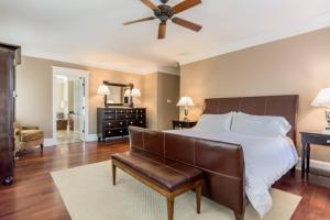 1 Mile to Omni Homestead w 5 suites + Gameroom