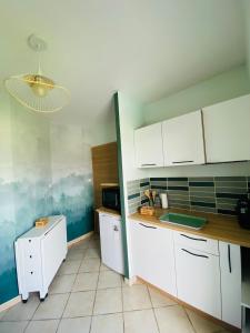 Bellevue T1 cozy avec piscine et panorama alpin - proche du lac