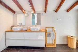 Vila Vintage Beach 3,5km Pool AC WiFi Billiard