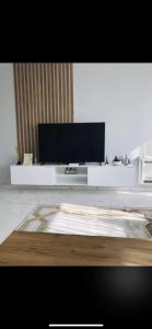 Cheerful 3 bedroom villa with free parking seeview