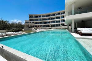 Azure Caribbean Emerald Spirit