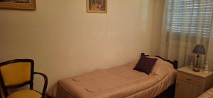 Dos habitaciónes independientes con baño privado en casa familiar