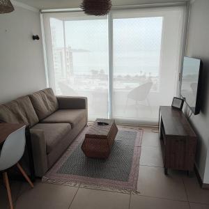 Marina Horizonte vista al mar