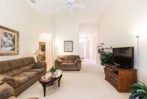 64 - Great 4 Bed Villa with South Facing Pool and Spa