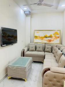 Luxurious Studio Near Expo Mart