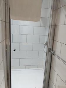 Studio - Sleeps 2 - Parking - Wifi