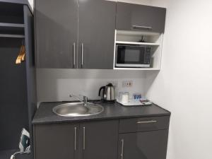 Studio - Sleeps 2 - Parking - Wifi