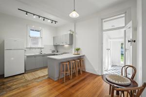 3 Bedroom House - Sandy Bay