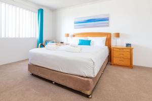 Sandpebbles 1 Pebbly Beach