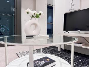 Central Located 2B1B apt at Lv12