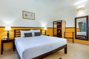 Mango Hill Shallow Beach Resort