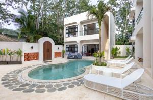 Modern 1BR with Spacious Living Room