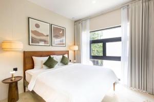 Modern 1BR with Spacious Living Room