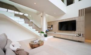 Villa Belcasa Phuket, Cherngtalay I New Cozy 3BR Pool Villa, Walk to Boat Avenue, Near Bangtao Beach