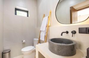 Bright and Modern 1BR Apartment